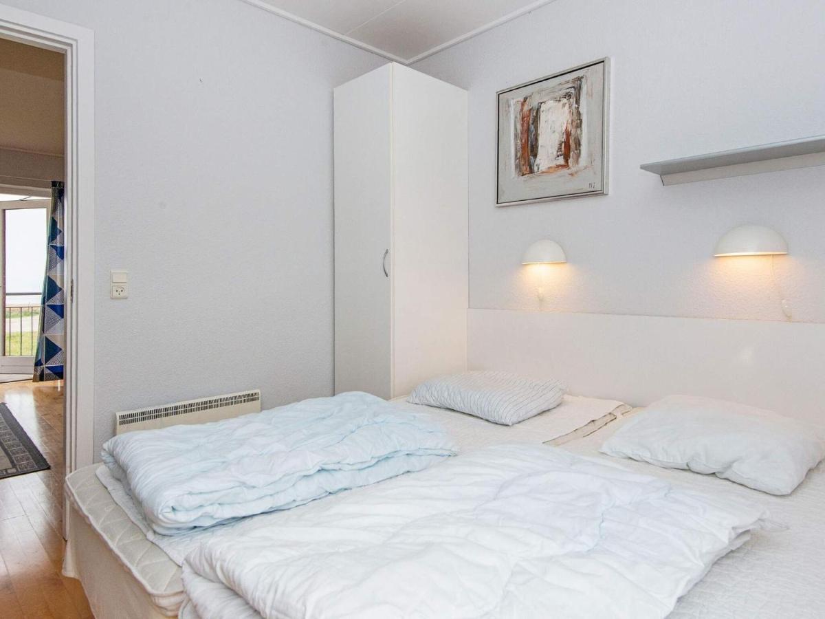6 Person Holiday Home In H Jer Hojer Экстерьер фото